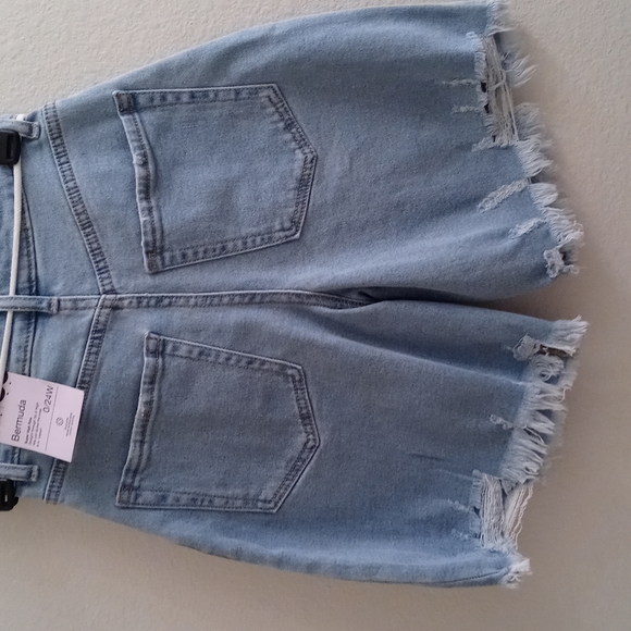 New with tags Super High Rise Bermuda shorts 0/24W - Picture 3 of 6